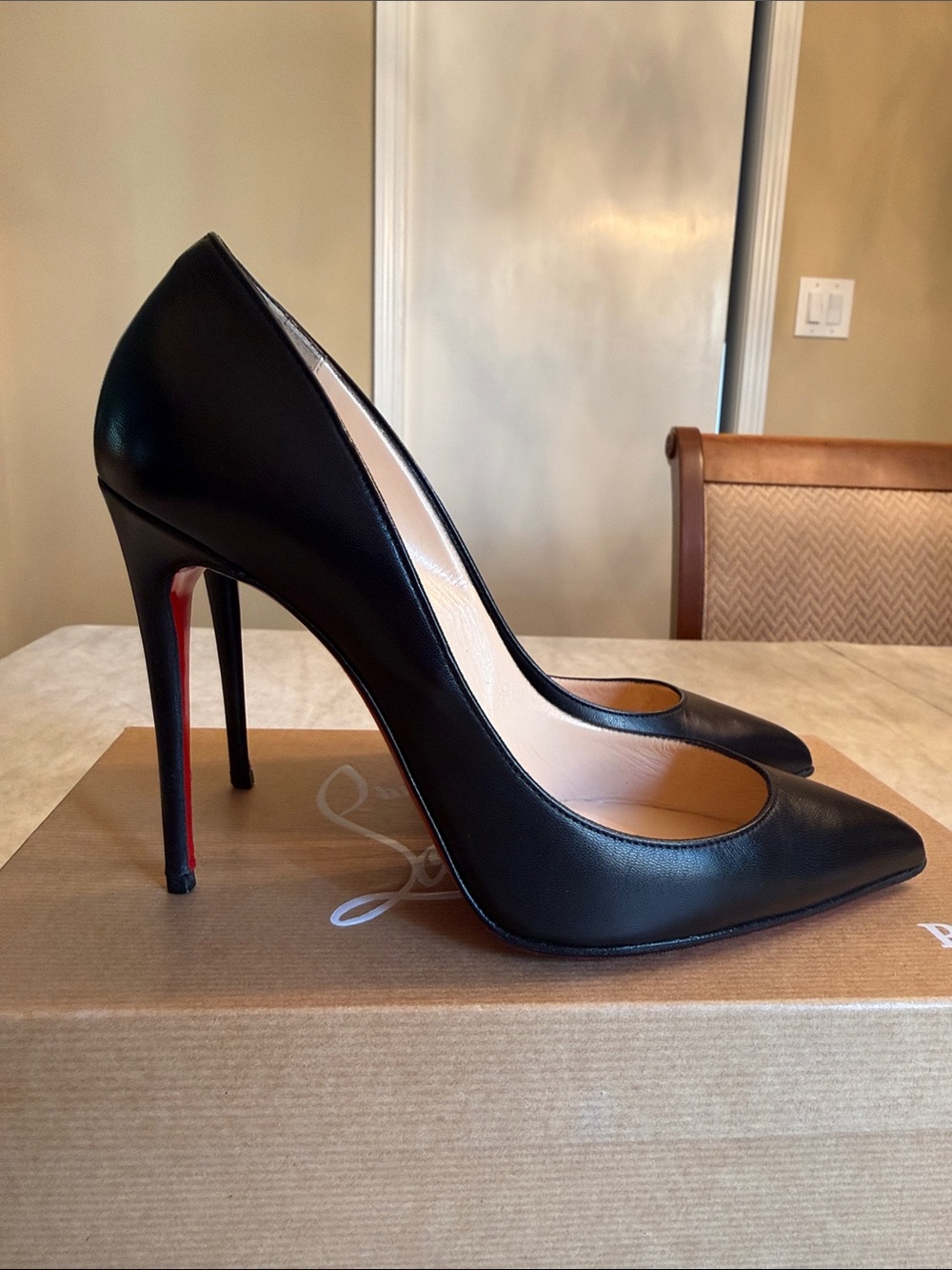Christian Louboutin Black Pointed-Toe Leather Pumps - Picture 3 of 9